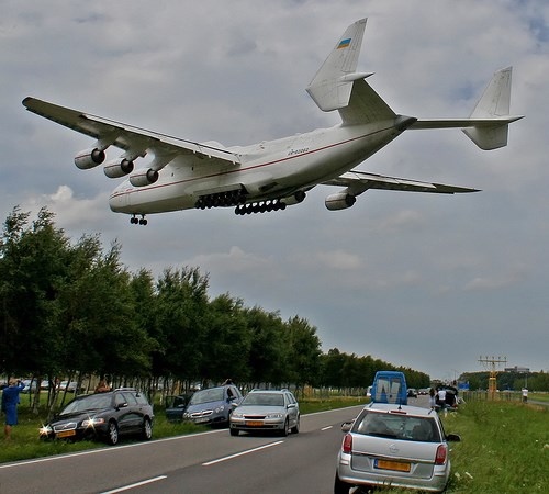 An 225 landing