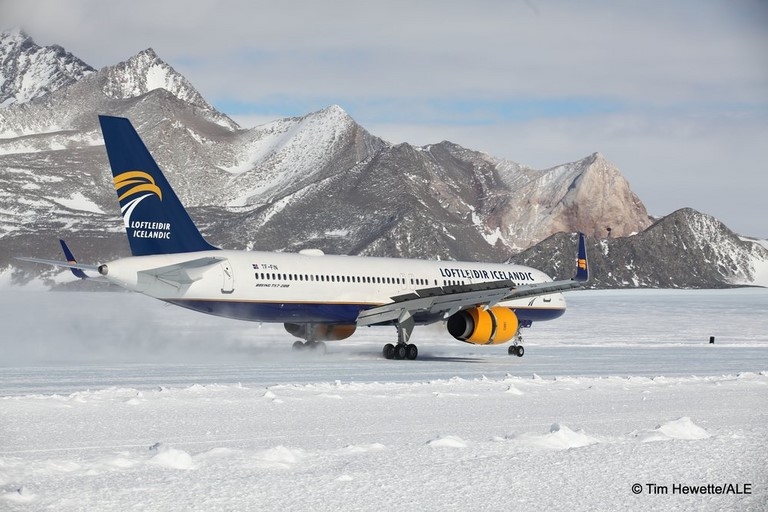 SCGC  1er vol commercial de Icelandair